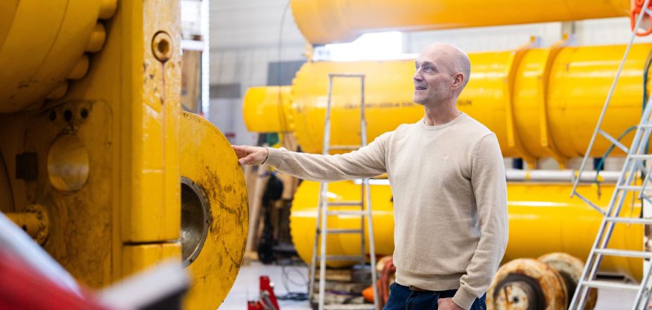 Espen Johansen inne på lageret