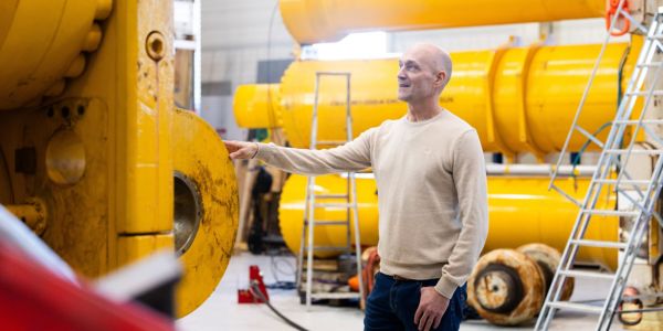 Espen Johansen inne på lageret