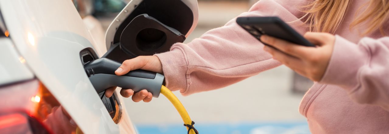 Elbillading styres med mobiltelefon